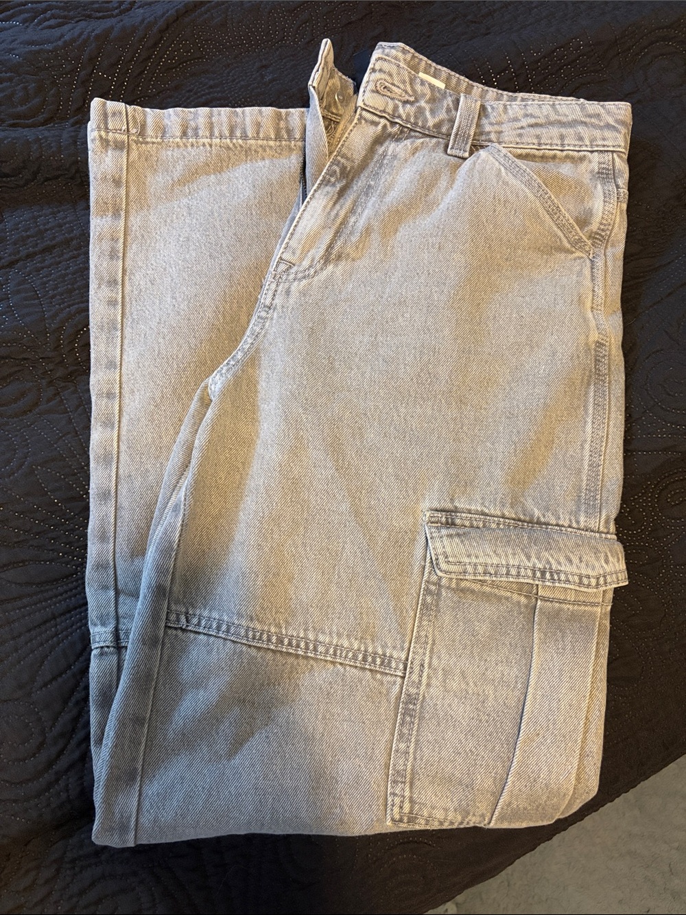 Light Wash Cargo Jeans - Light Grey